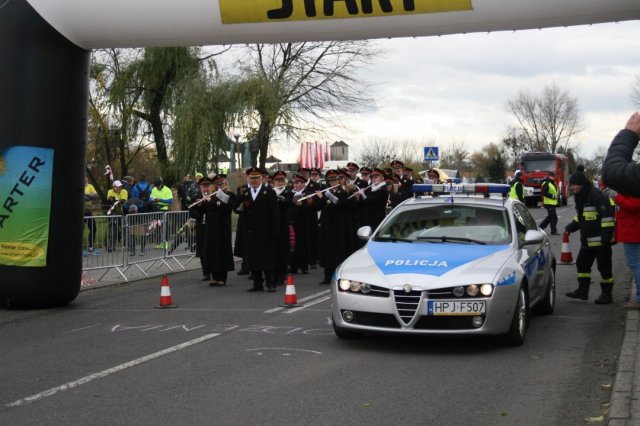 "Bieg między pomnikami" z historią w tle - podziękowanie